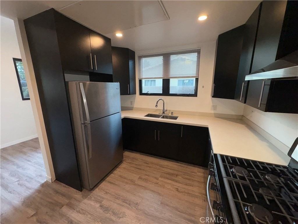 117 W Chestnut St #101 - Photo 4 of 13