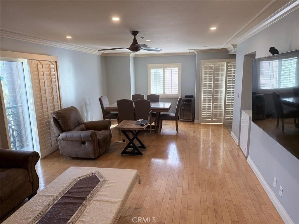 2466 Montrose Ave #1 - Photo 4 of 9