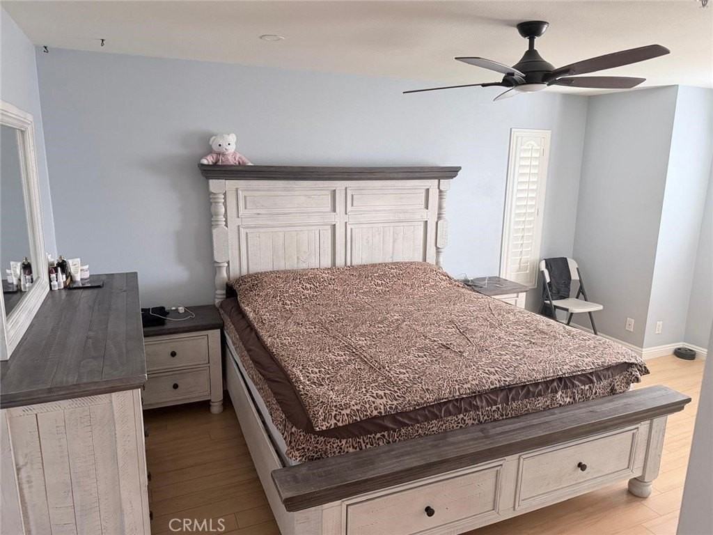 2466 Montrose Ave #1 - Photo 5 of 9