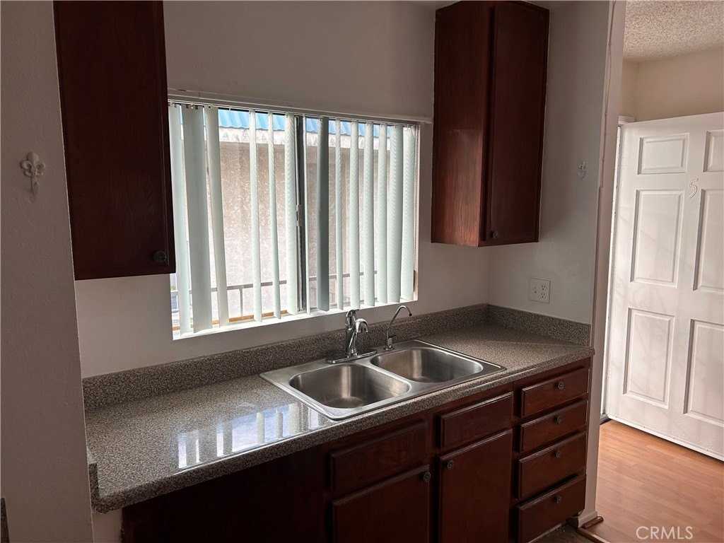 822 E Lomita Ave #5 - Photo 6 of 7