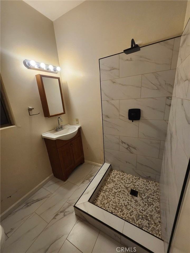 38870 Newberry St - Photo 3 of 5