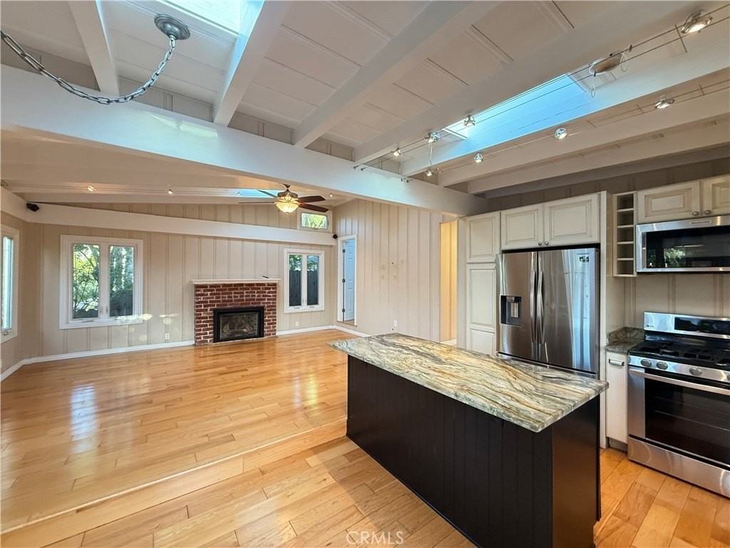 615 Saint Anns Dr - Photo 2 of 12