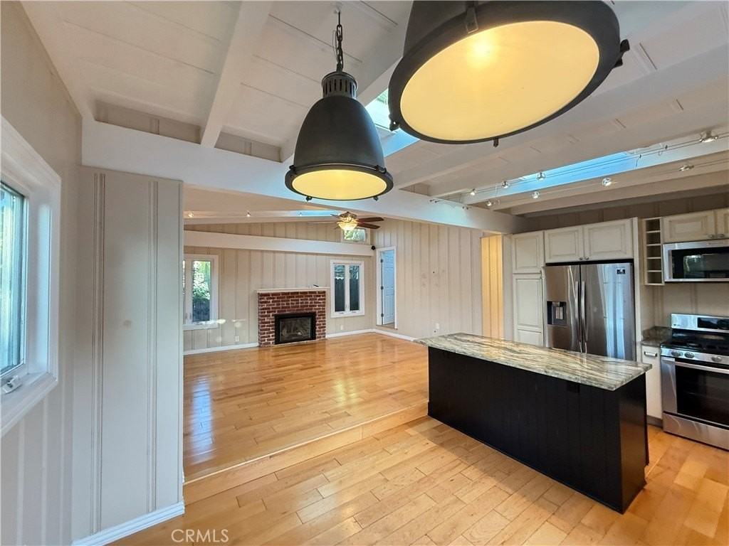 615 Saint Anns Dr - Photo 4 of 12