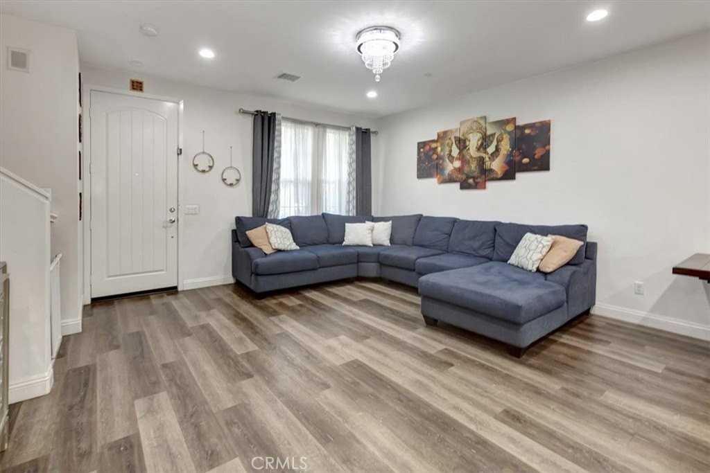 13 Savannah - Photo 3 of 35