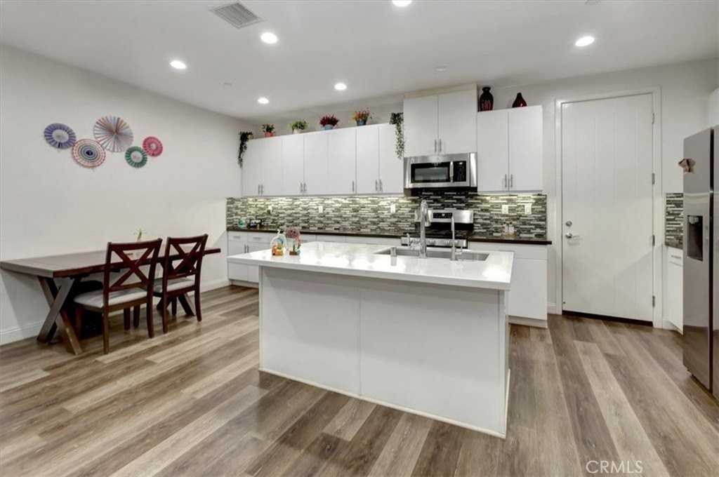 13 Savannah - Photo 6 of 35