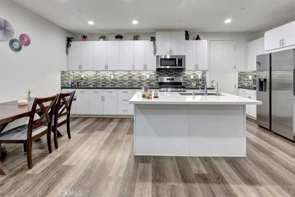 13 Savannah - Photo 7 of 35