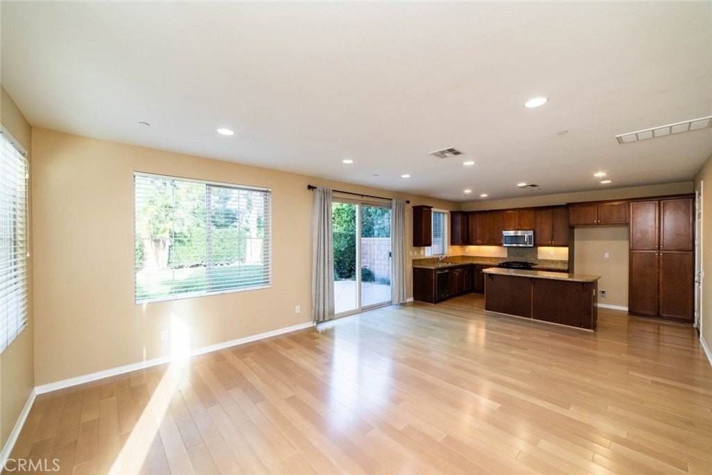 168 Desert Bloom - Photo 5 of 41