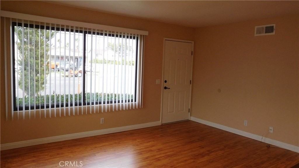 6042 Orange Ave - Photo 3 of 19