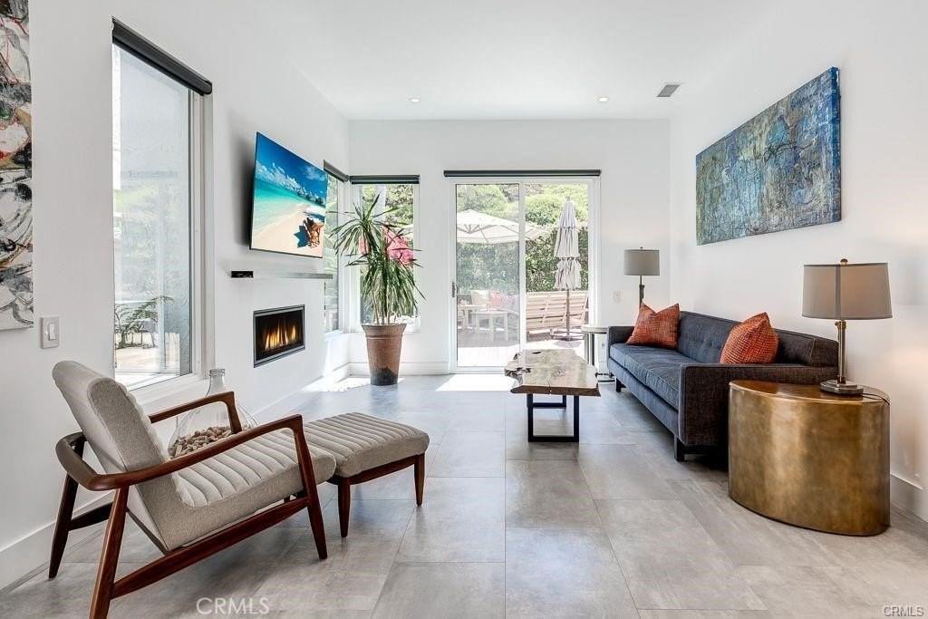 18 Reina - Photo 2 of 40