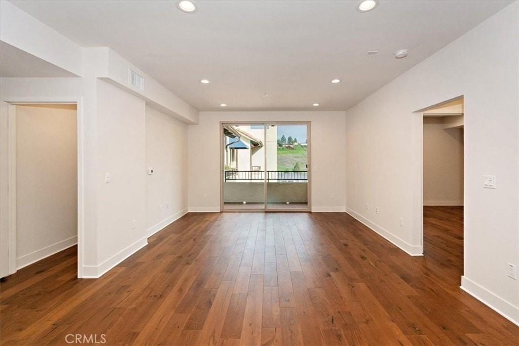 627 Deep Valley Dr #P617 - Photo 3 of 34