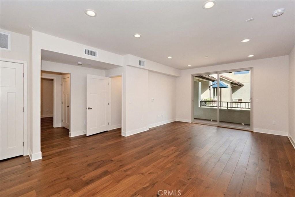 627 Deep Valley Dr #P617 - Photo 4 of 34