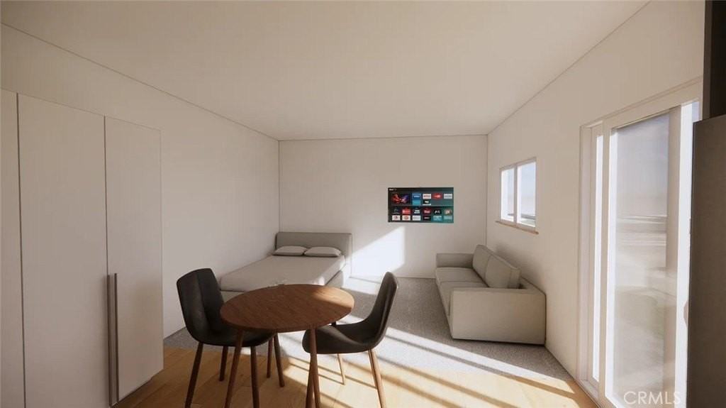 412 Delphine Pl #B - Photo 5 of 10