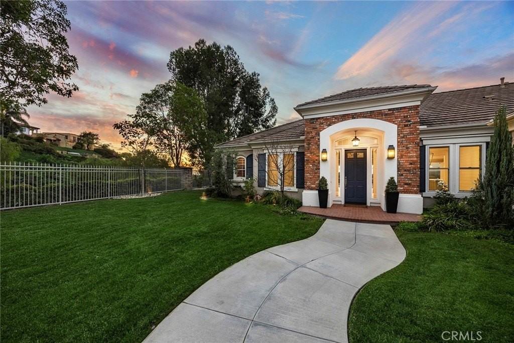 2309 Skyline Dr - Photo 2 of 50