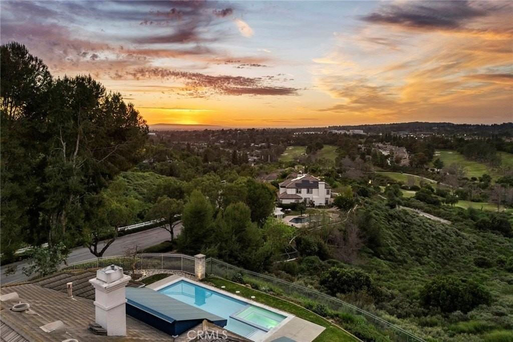 2309 Skyline Dr - Photo 5 of 50