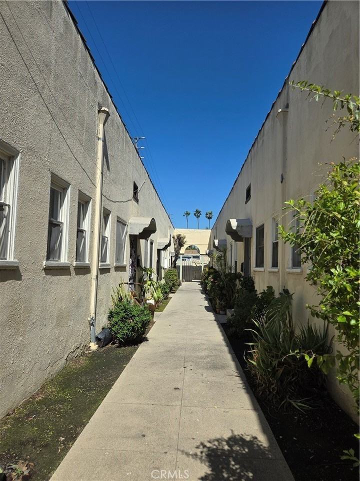 551 W 10th St #3 - Photo 2 of 22