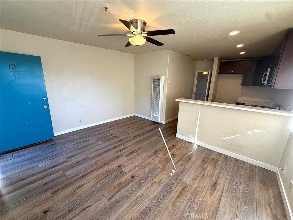 4307 W 142nd St #12 - Photo 5 of 20