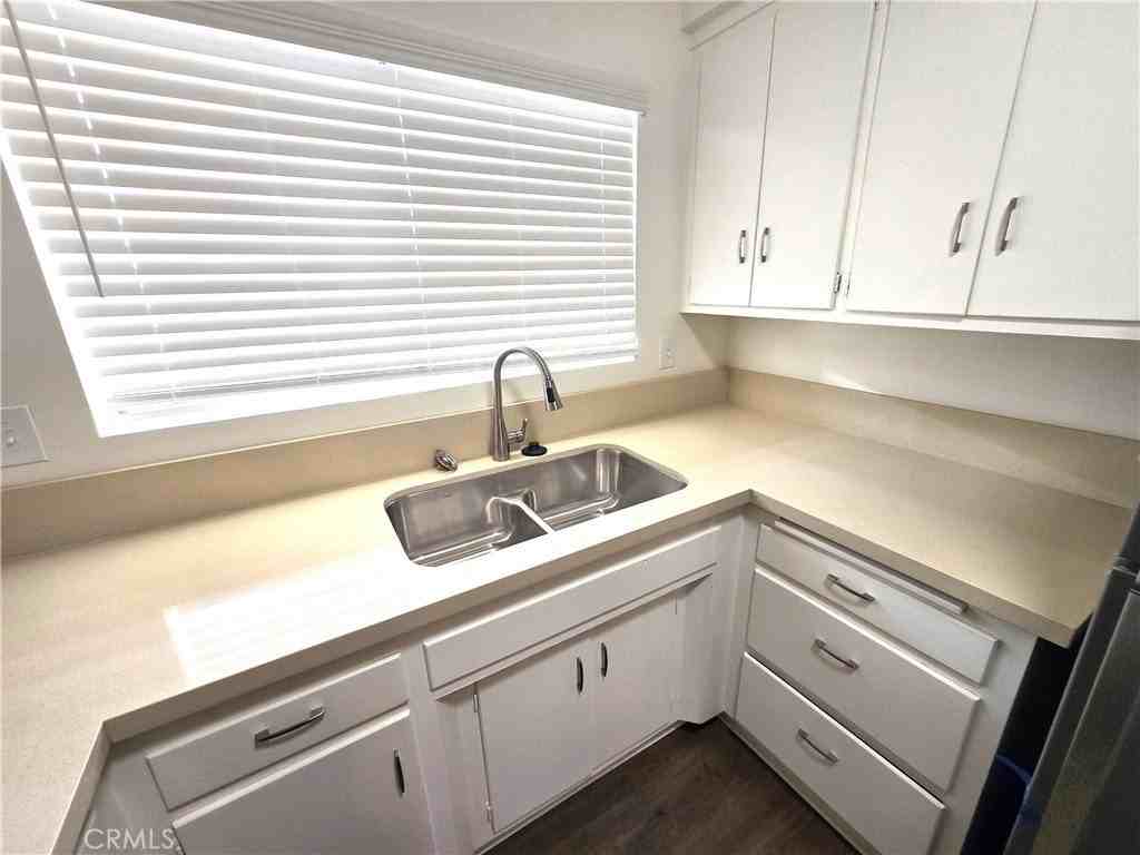 123 W Lomita Ave #10 - Photo 5 of 10