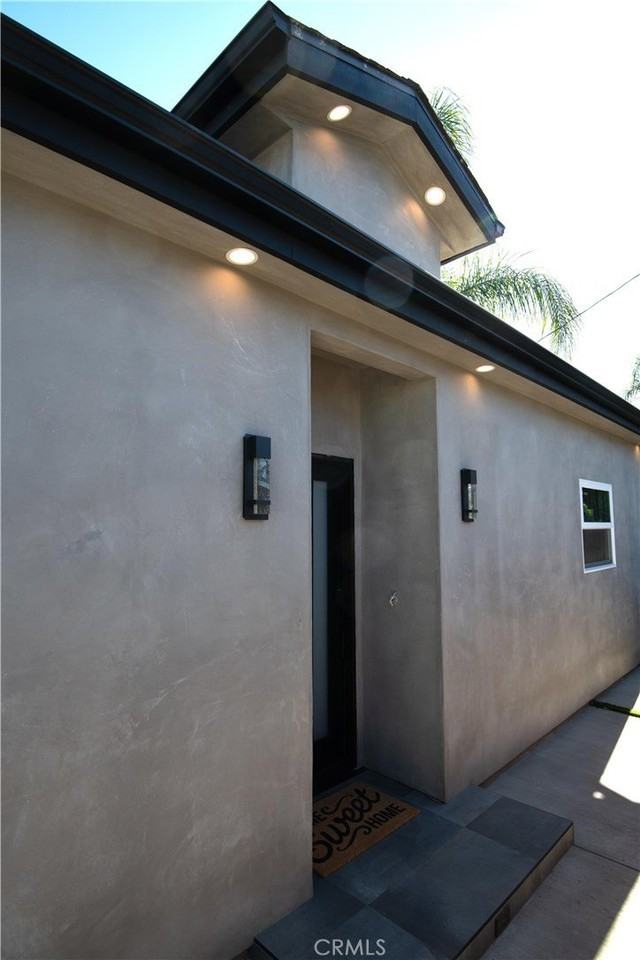 5332 Natick Ave - Photo 3 of 20