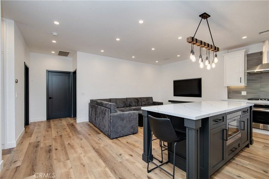 5332 Natick Ave - Photo 6 of 20