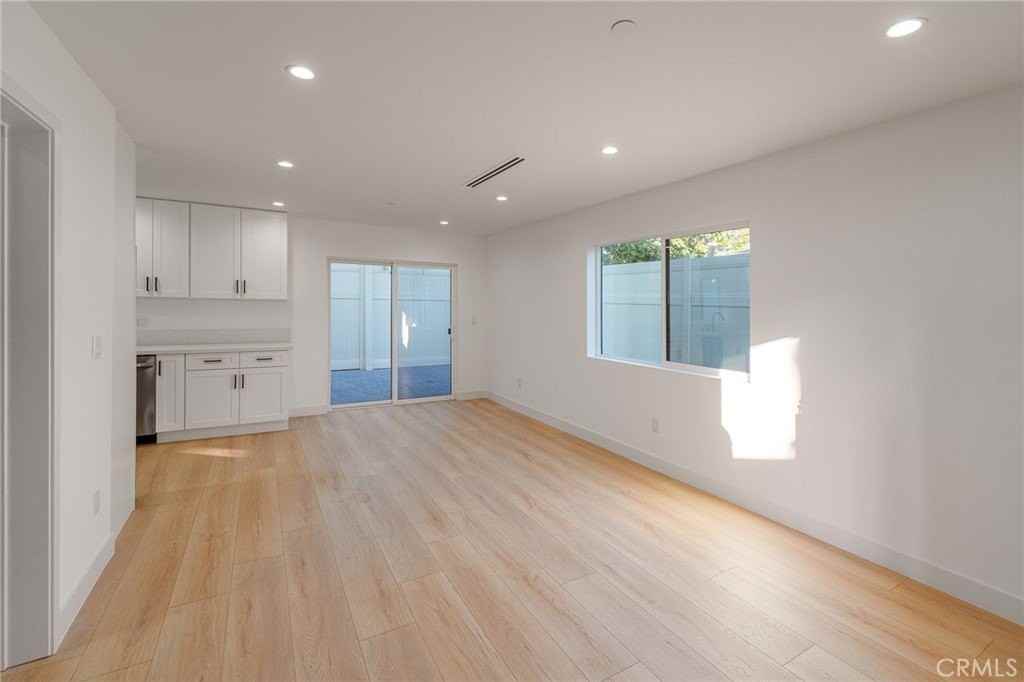 14125 Emelita 1/2 - Photo 4 of 35