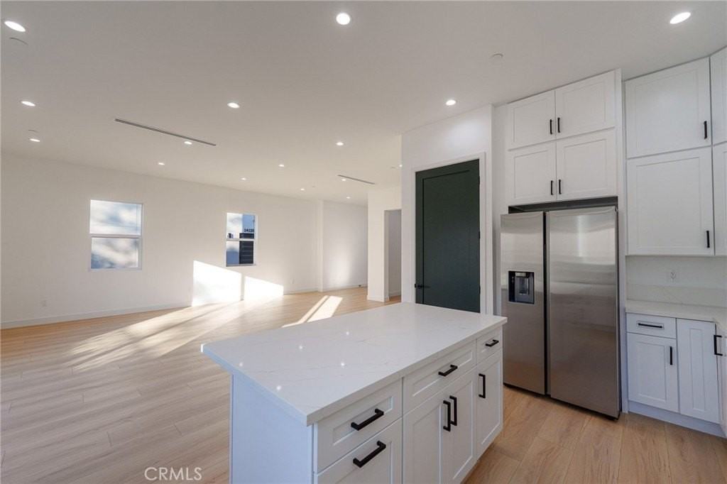 14121 Emelita St - Photo 4 of 37