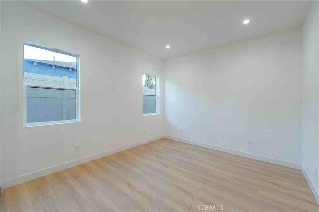 14121 Emelita St - Photo 7 of 37