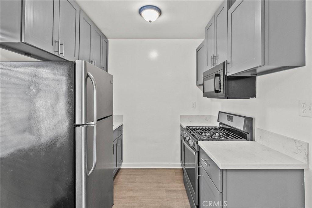 2107 Raymond Ave - Photo 3 of 6