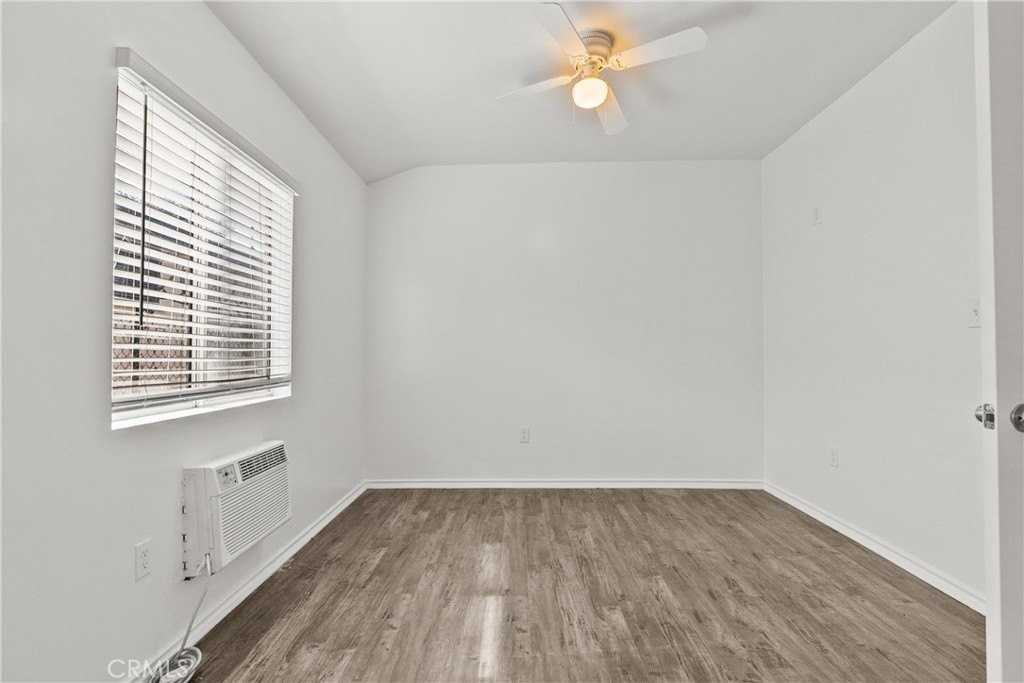 2107 Raymond Ave - Photo 5 of 6