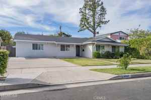 featured image of 9767 Comanche Ave