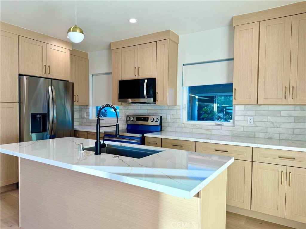 22404 Vanowen St - Photo 2 of 30