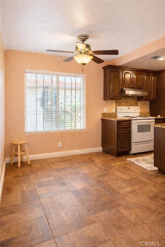 12835 10th St - Photo 4 of 11