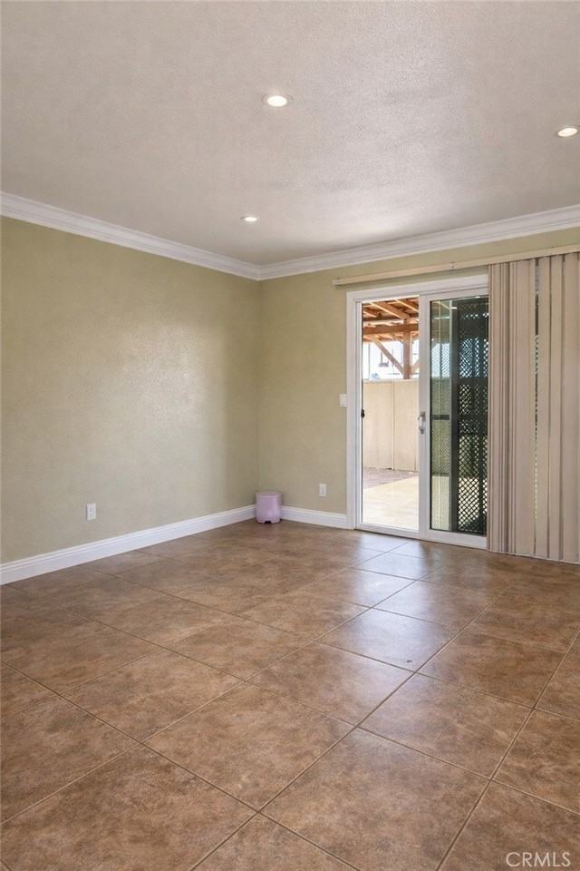 12835 10th St - Photo 5 of 11