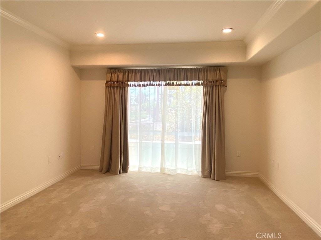 1598 Long Beach Blvd #209 - Photo 4 of 13