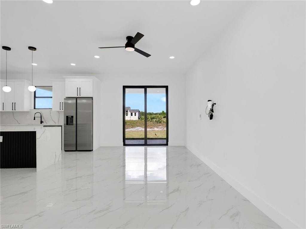 1119 Earhart St E - Photo 6 of 34