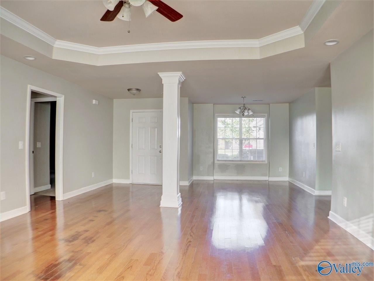 103 Deer Path Ct - Photo 3 of 9