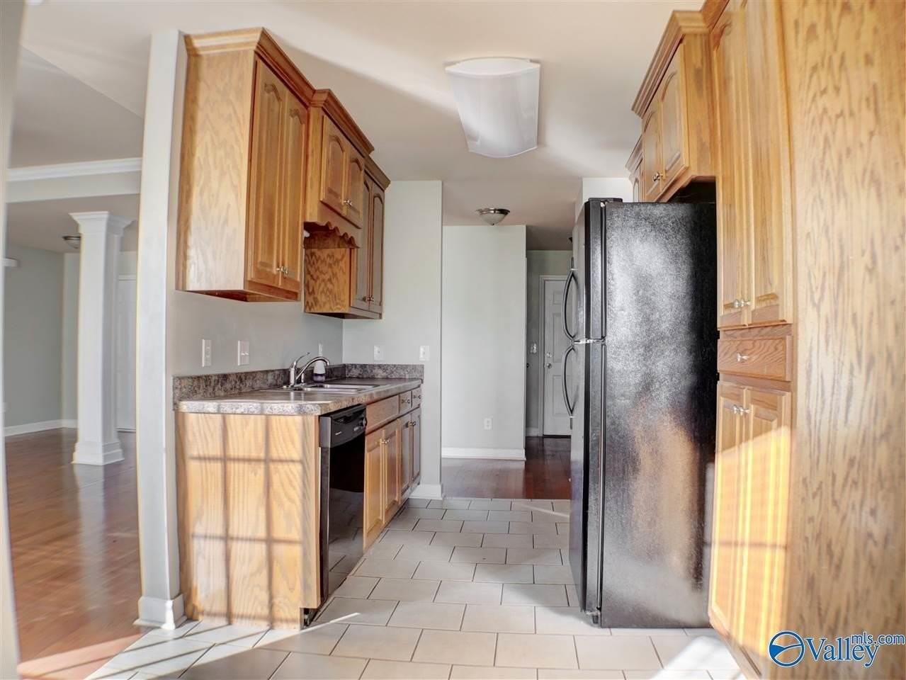 103 Deer Path Ct - Photo 4 of 9