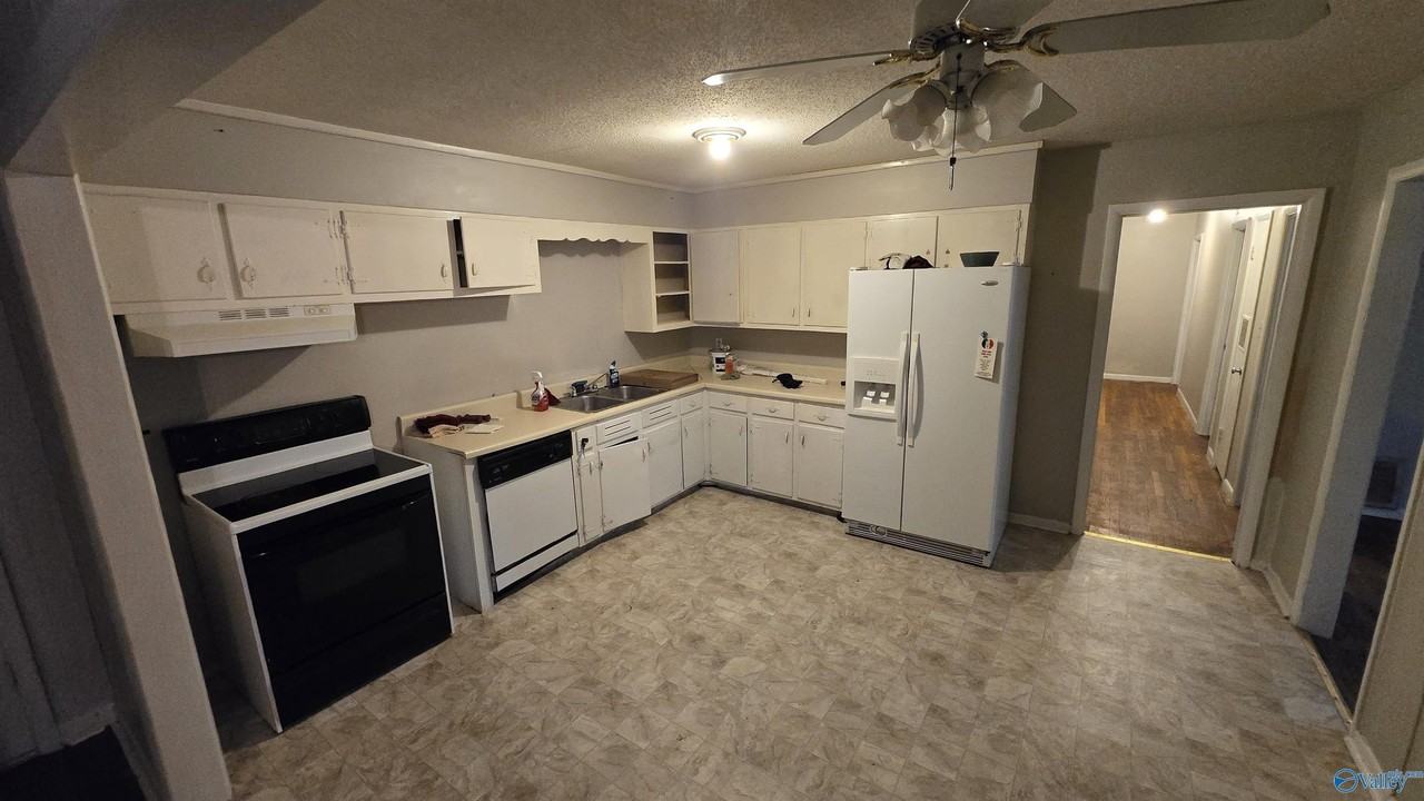 2206 Glen Iris Cir Nw - Photo 5 of 19