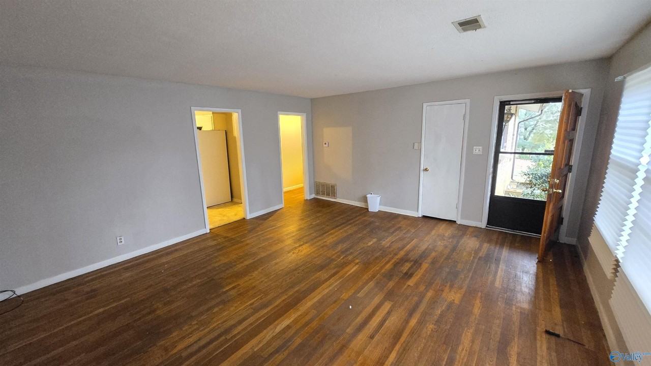 2206 Glen Iris Cir Nw - Photo 7 of 19