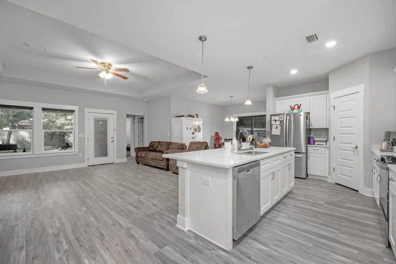 2800 Ram Ln - Photo 6 of 23