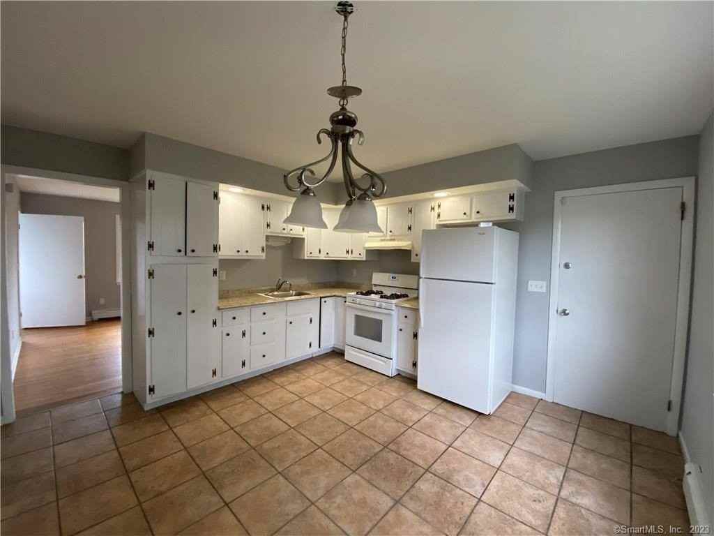 56 Hallock St #1st - Photo 7 of 14