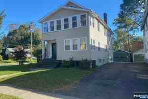 featured image of 133 Willowdale Ave