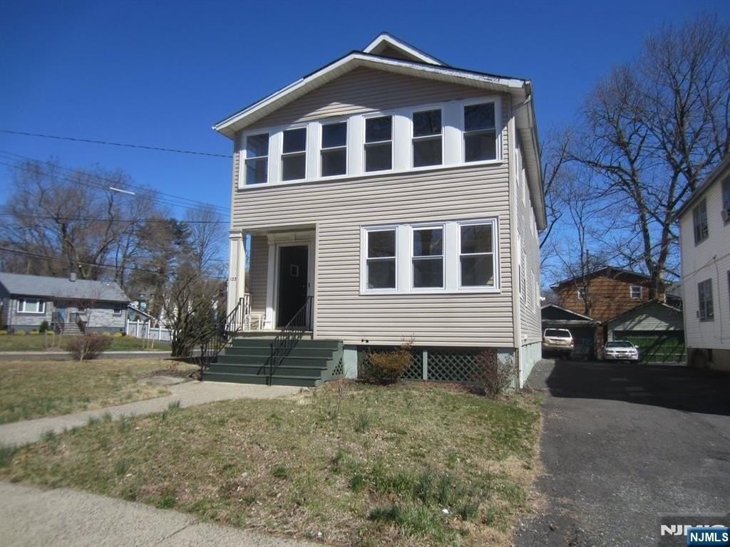 133 Willowdale Ave - Photo 2 of 19