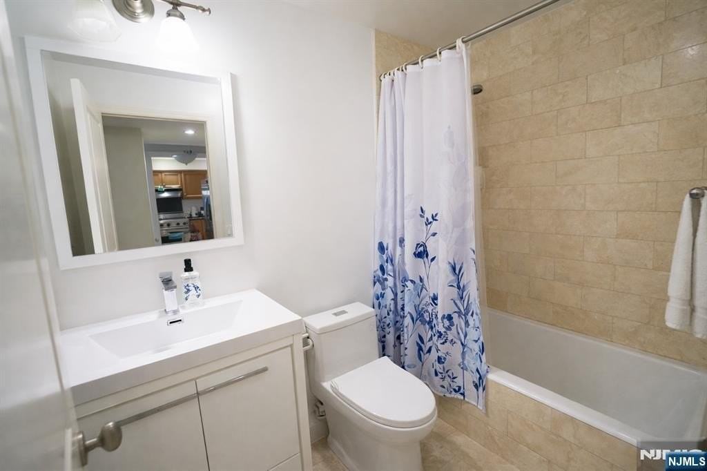 502 Chase Ct - Photo 5 of 9