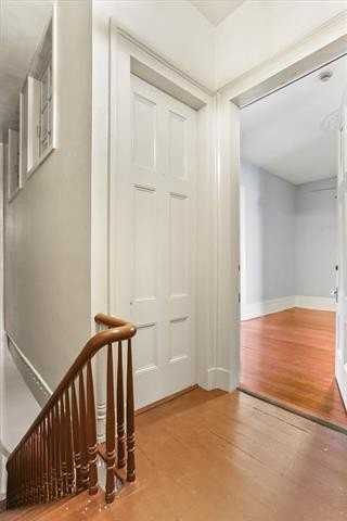 810 Chartres St #3 - Photo 2 of 17