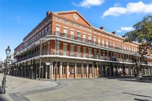 featured image of 527 Saint Ann St #3