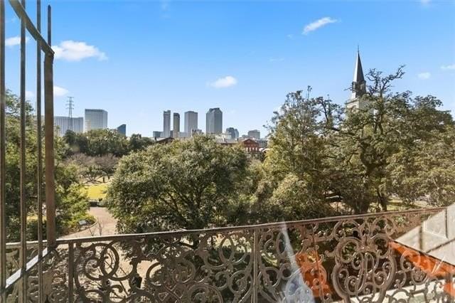 527 Saint Ann St #3 - Photo 2 of 17