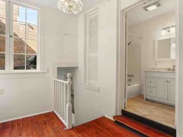 811 Chartres St #3 - Photo 5 of 14