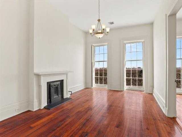 811 Chartres St #3 - Photo 7 of 14