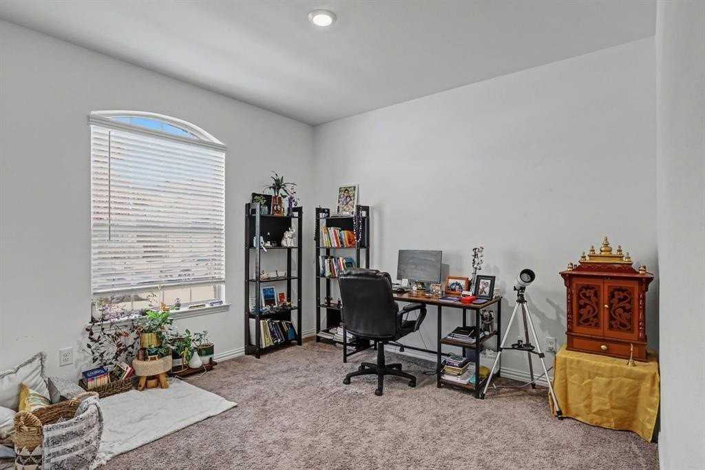 812 Carmen St - Photo 3 of 28