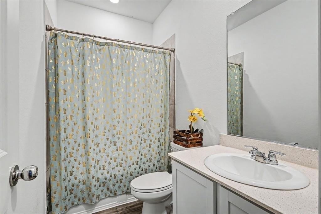 812 Carmen St - Photo 4 of 28